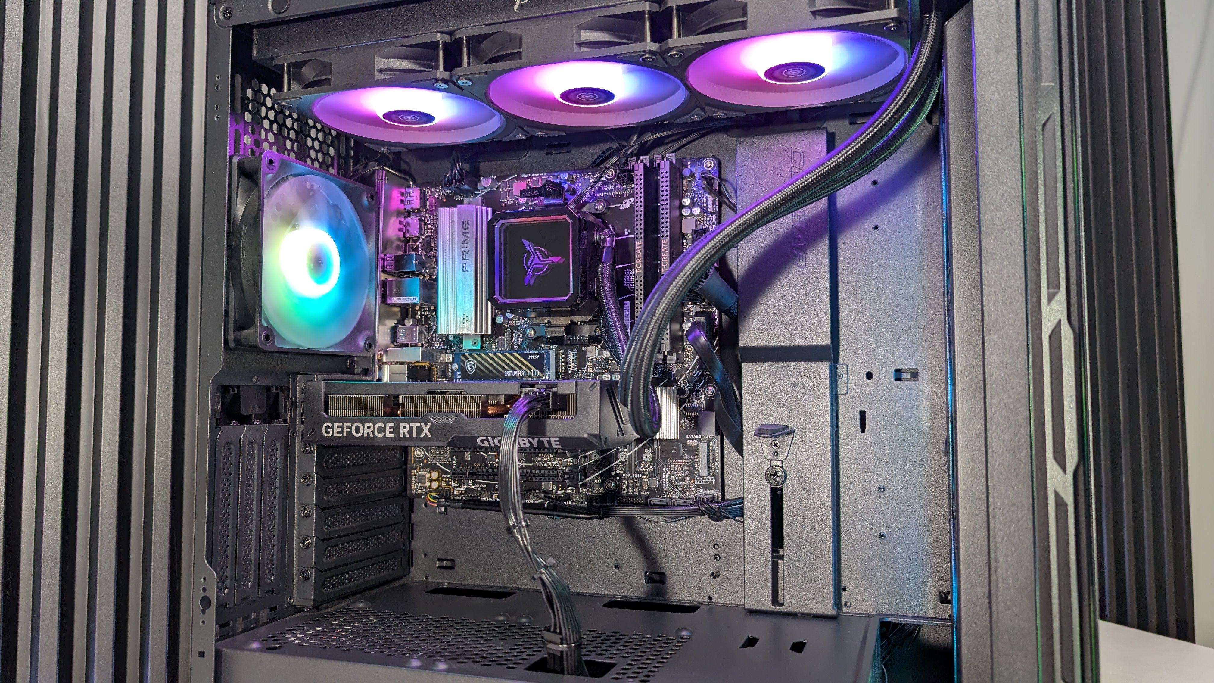 Ryzen 7 7700X + RTX 4060 Ti 8GB Gaming PC
