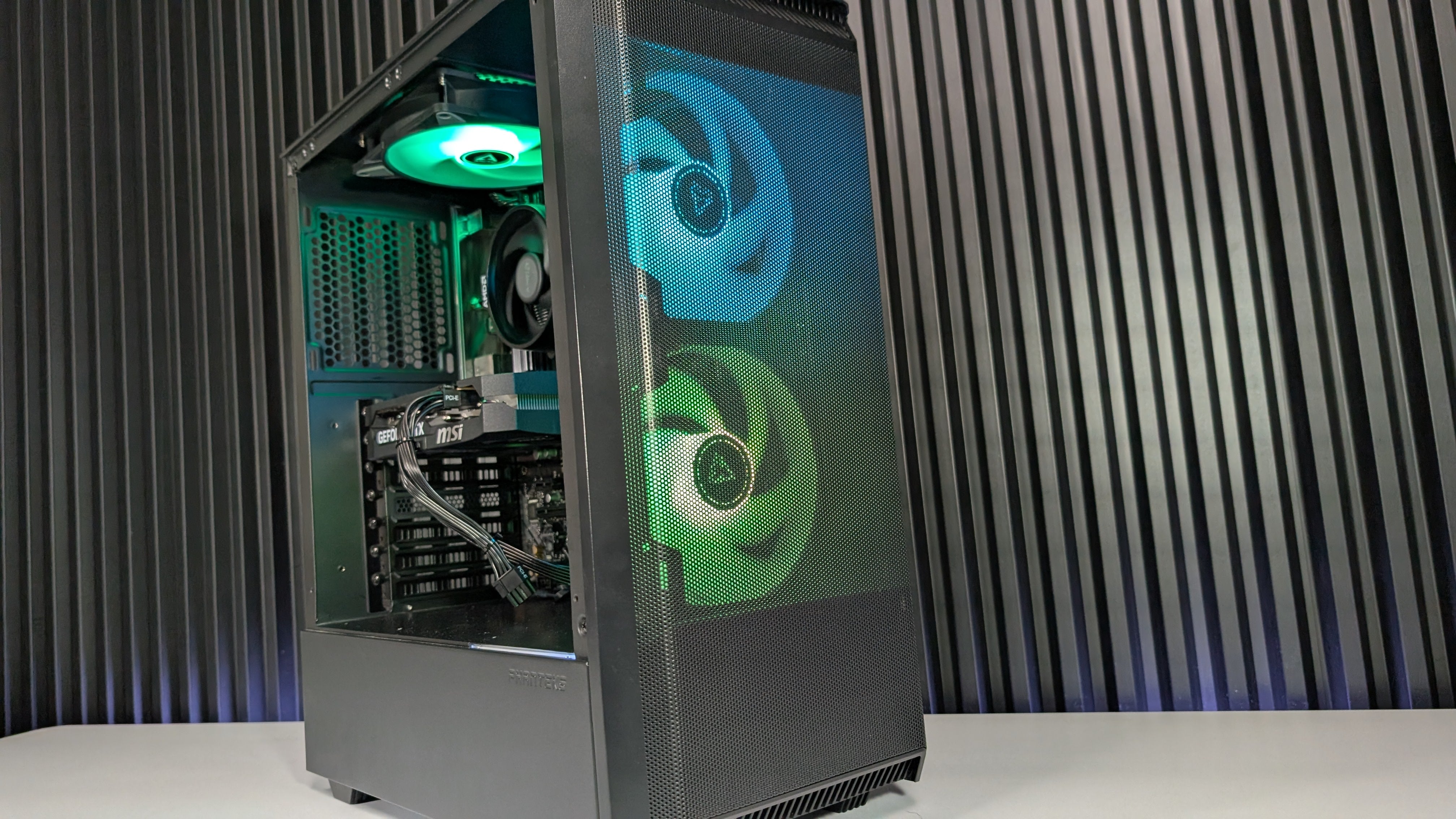 Ryzen 5 5500 + RTX 5060 Gaming PC