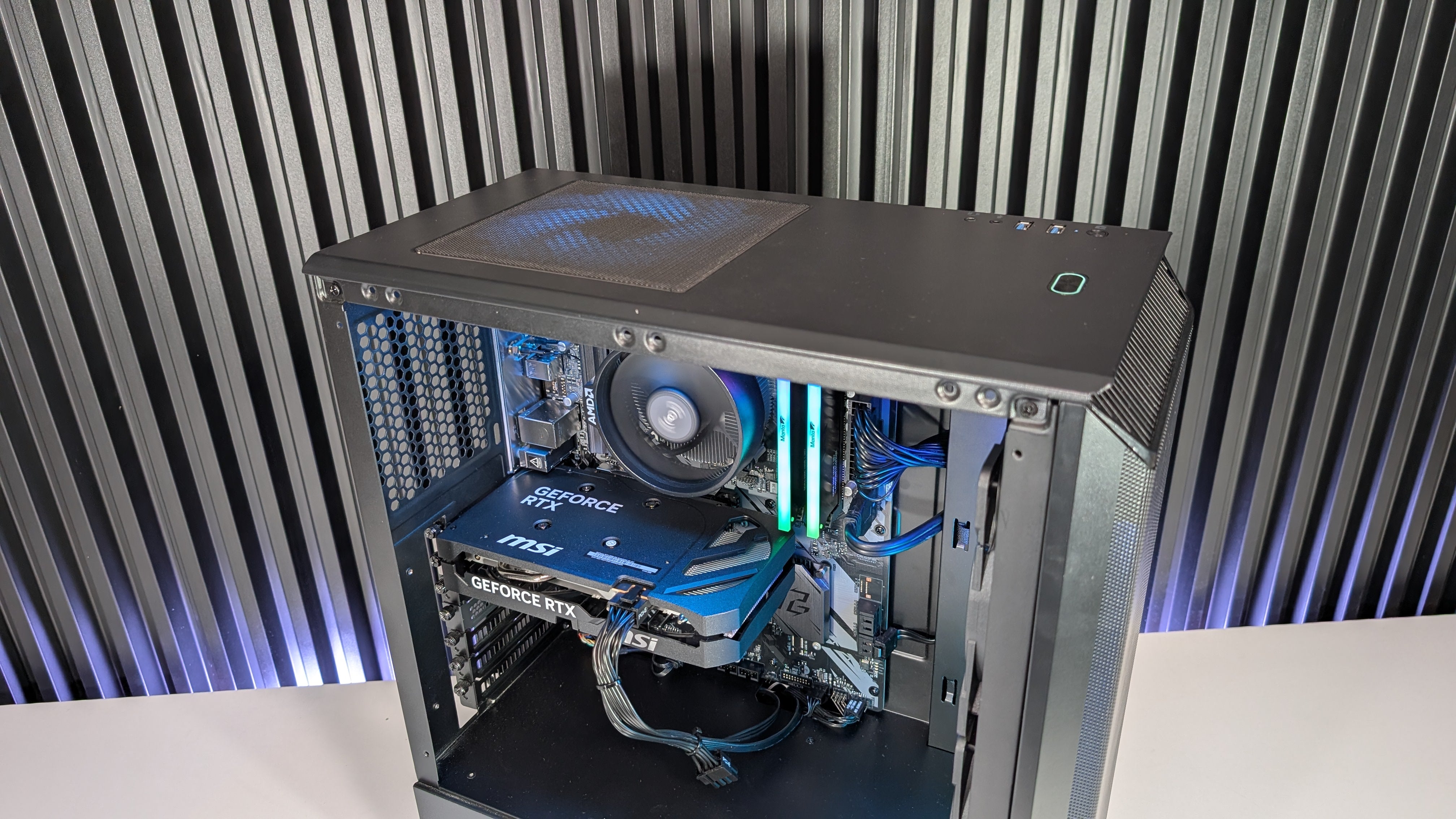 Ryzen 5 5500 + RTX 5060 Gaming PC