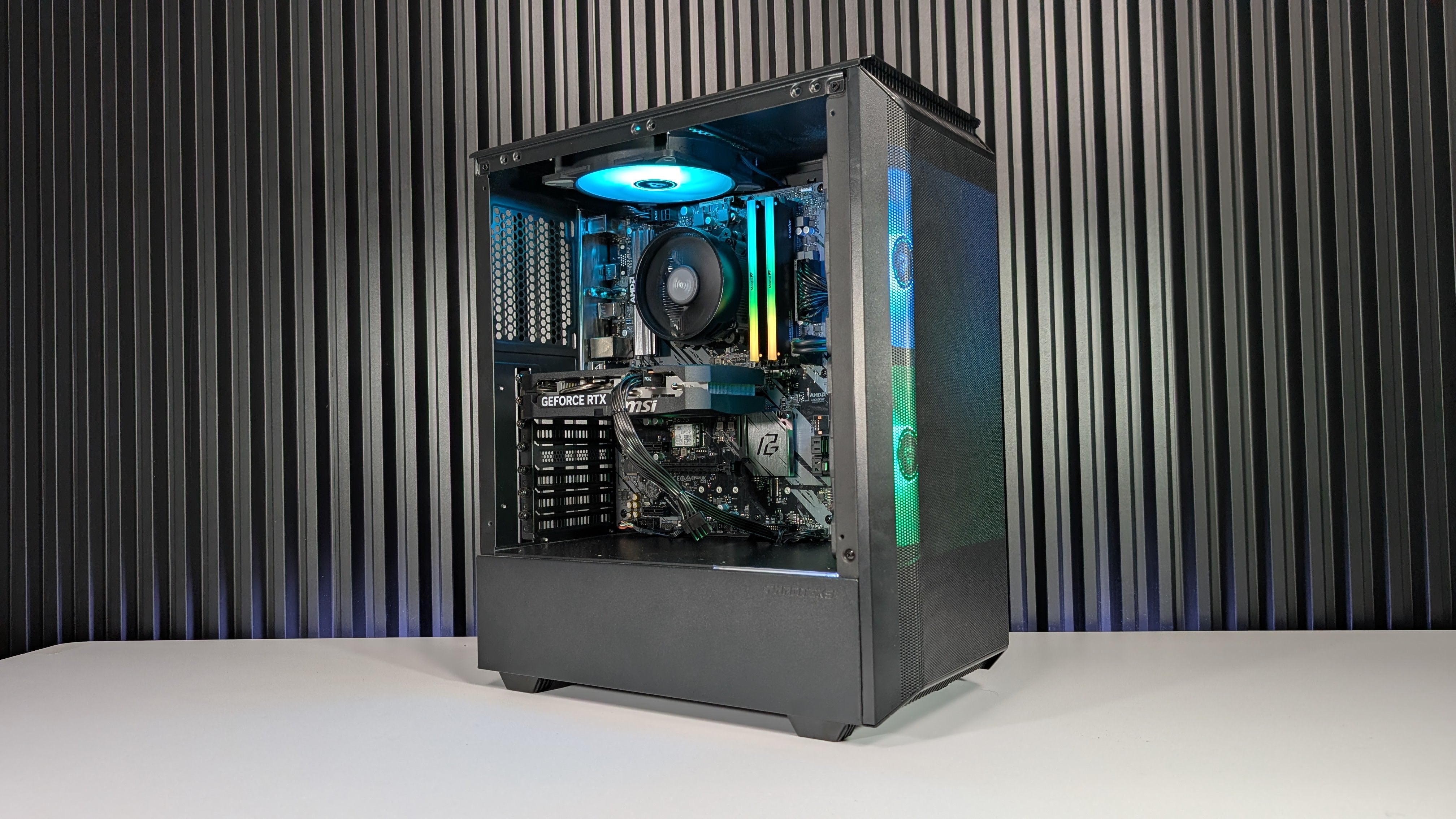 Ryzen 5 5500 + RTX 5060 Gaming PC